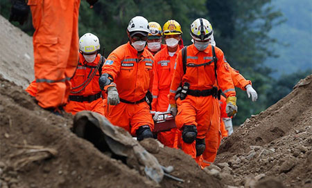 Asciende a 220 el número de muertos tras deslave en Guatemala